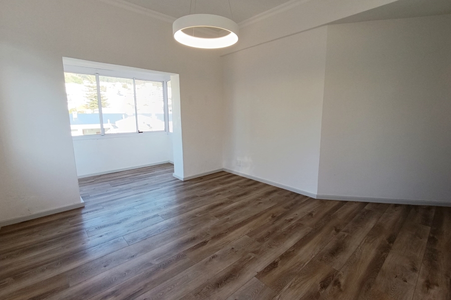 1 Bedroom Property for Sale in Sea Point Western Cape